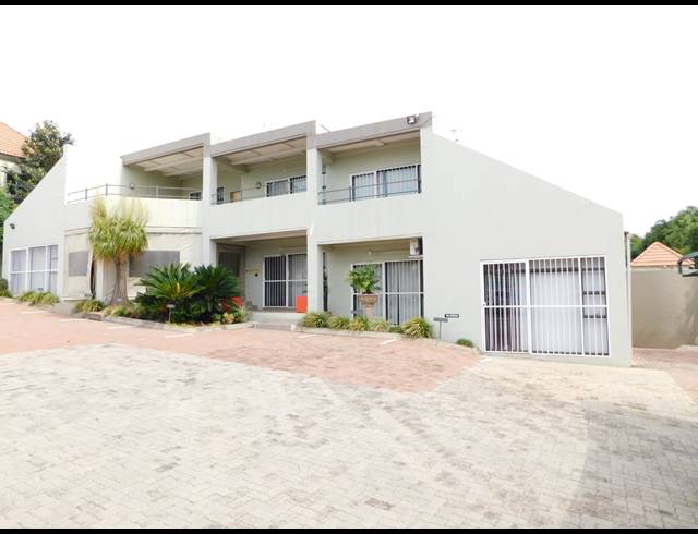 450M² OFFICE TO LET IN FERNDALE